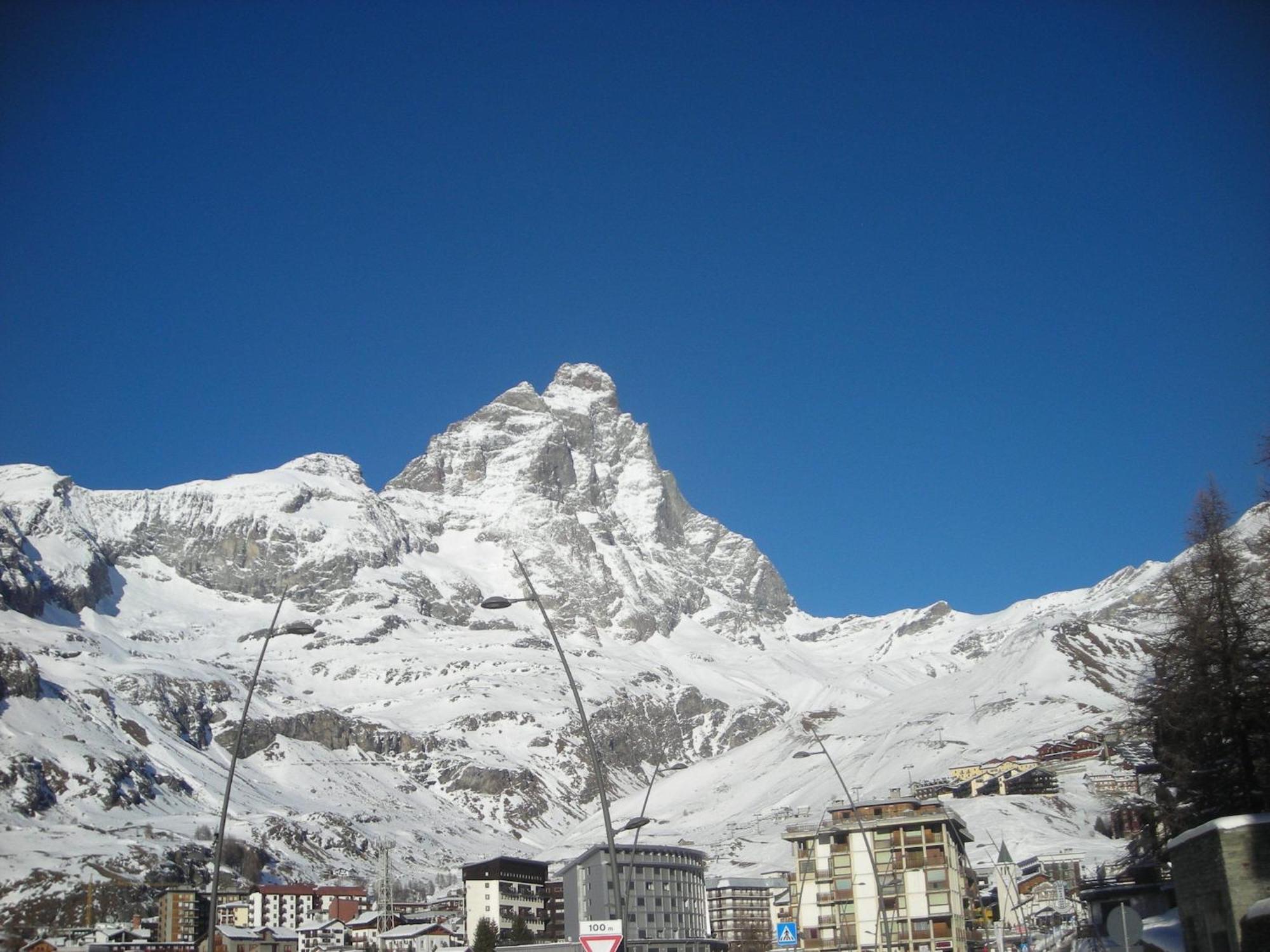 Contemporary Apartment In Breuil Cervinia Near Ski Area Exterior photo