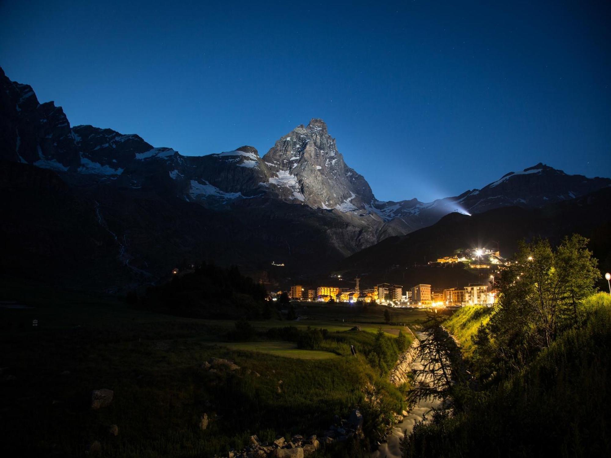Contemporary Apartment In Breuil Cervinia Near Ski Area Exterior photo